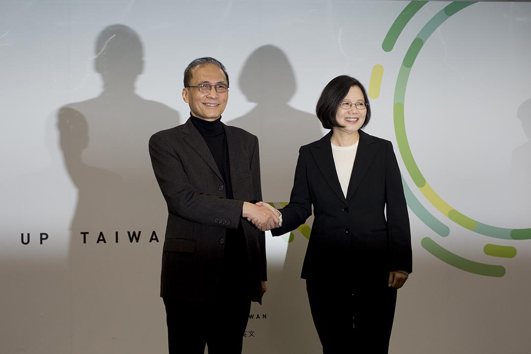 蔡英文以總統當選人身份宣布林全出任新政府的行政院長。攝:徐竪全/端傳媒