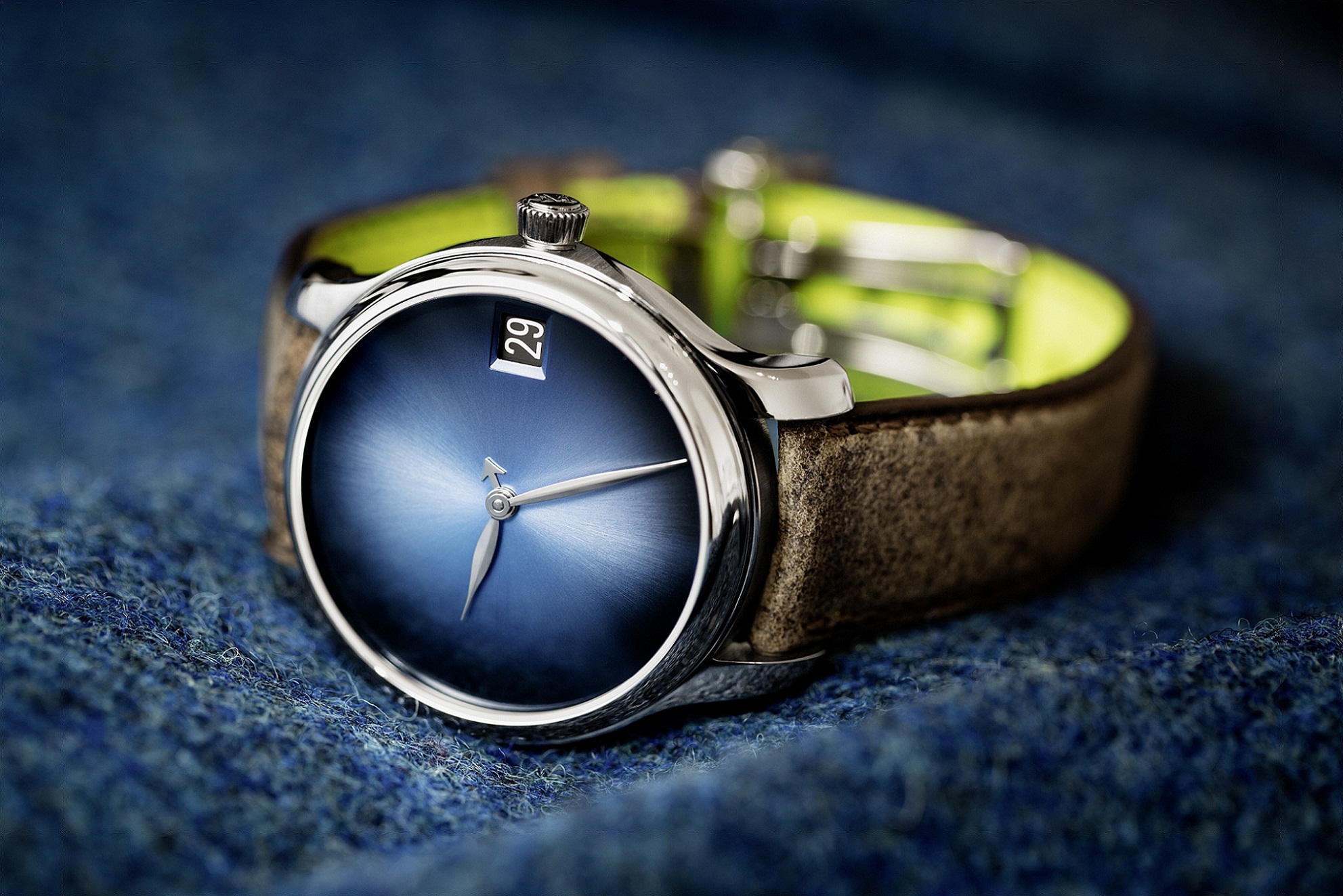 H. Moser & Cie.的烟熏表盘（fumé dials）设计，是极具魅力的视觉享受。
