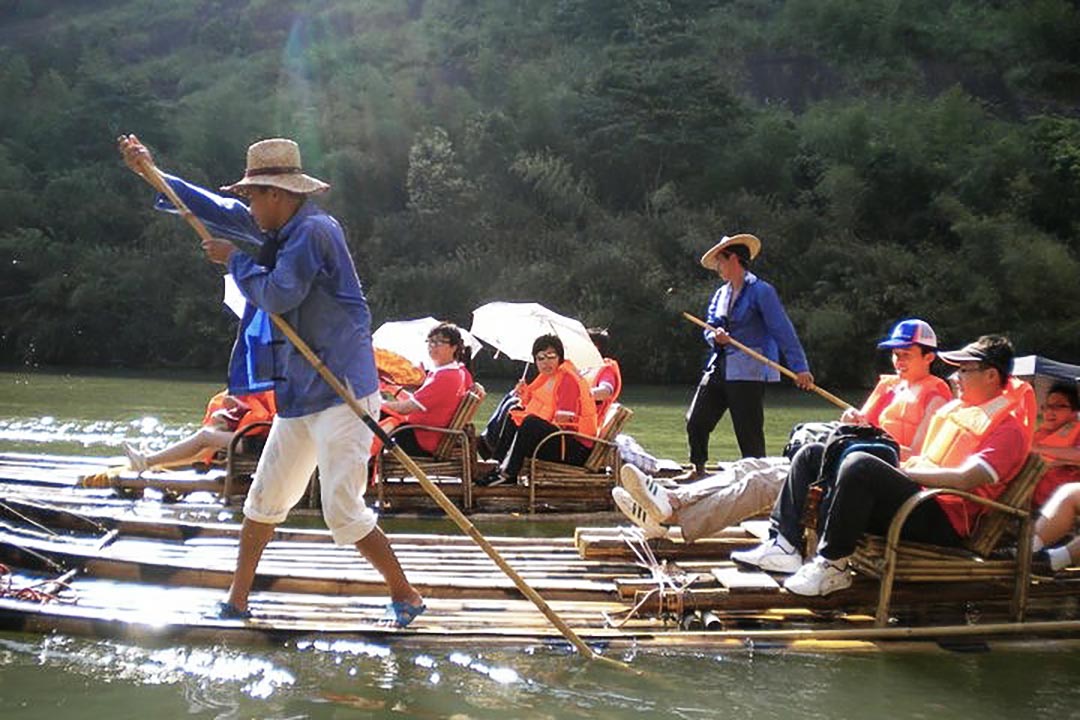 陳文麗參加內地國情交流團,遊覽福建九曲溪。