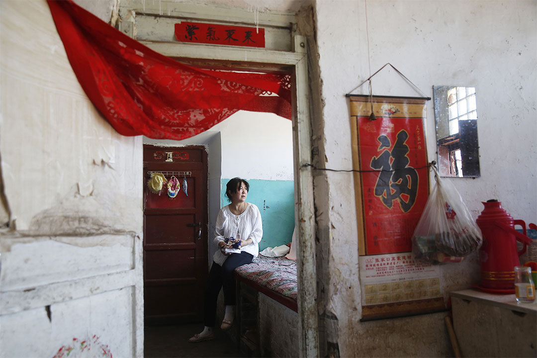 兒子李瀟在天津大爆炸中犧牲後,李淑榮搬到了弟弟家,深居簡出,常常以淚洗面。