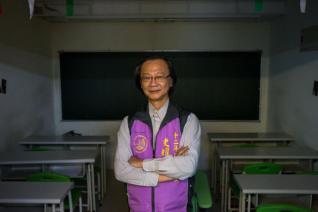 史耀雄担心这样的内容等于变相鼓励小孩尝试,「甚至是尝试同性之间的亲密关系。」
