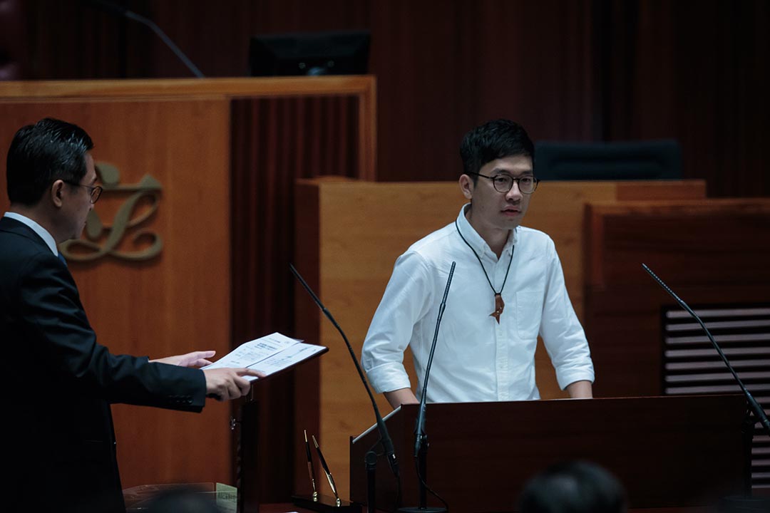 2016年10月12日,罗冠聪宣誓就任立法会议员时在誓词中增加内容。