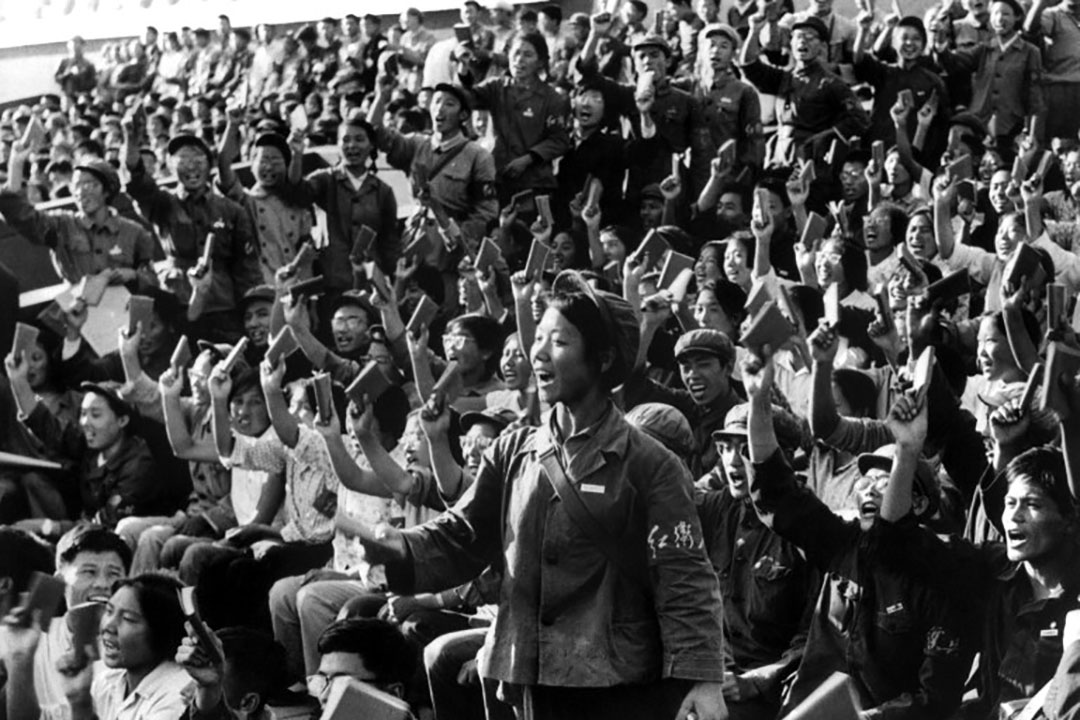 1966年9月,紅衛兵在北京街頭舉行集會,以傳播毛澤東思想 無產階級文化大革命。