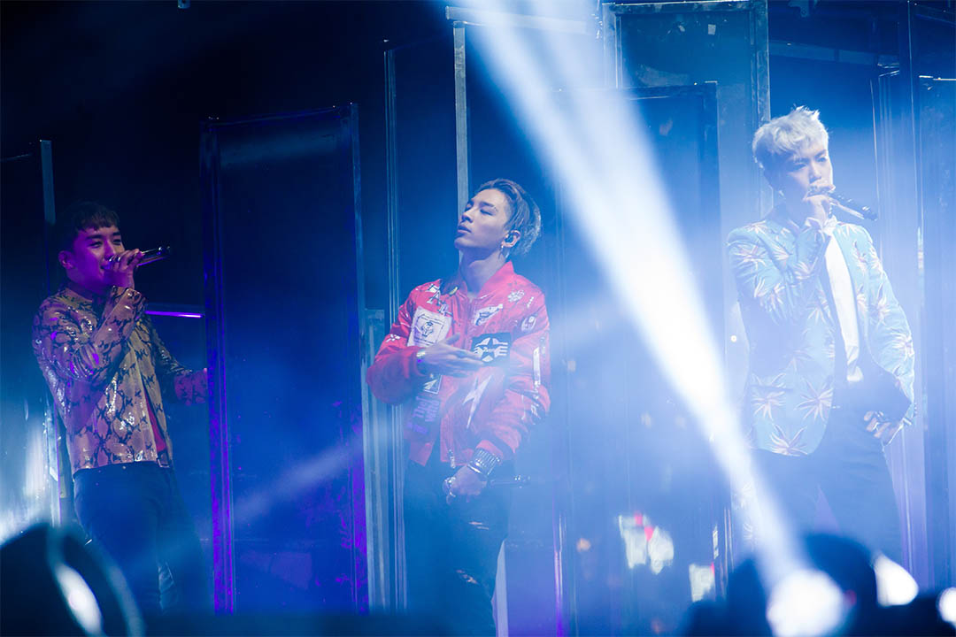 2015年8月9日,江苏南京,韩国人气天团bigbang南京演唱会。