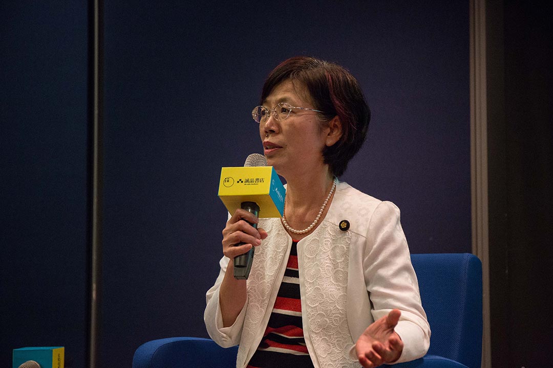 尤美女说:「我不是同志,但在修法里面我可感觉到时代的潮流,我嗅到某种讯息。」