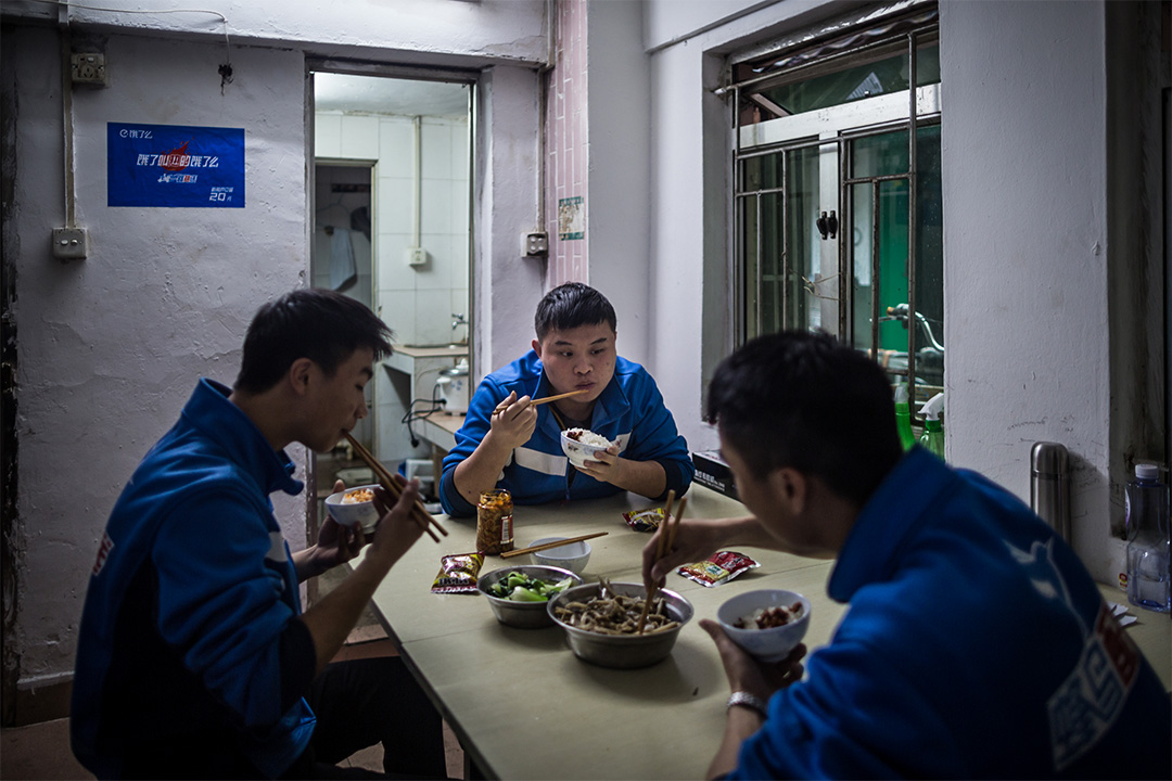 不少外賣員是外來務工人員。