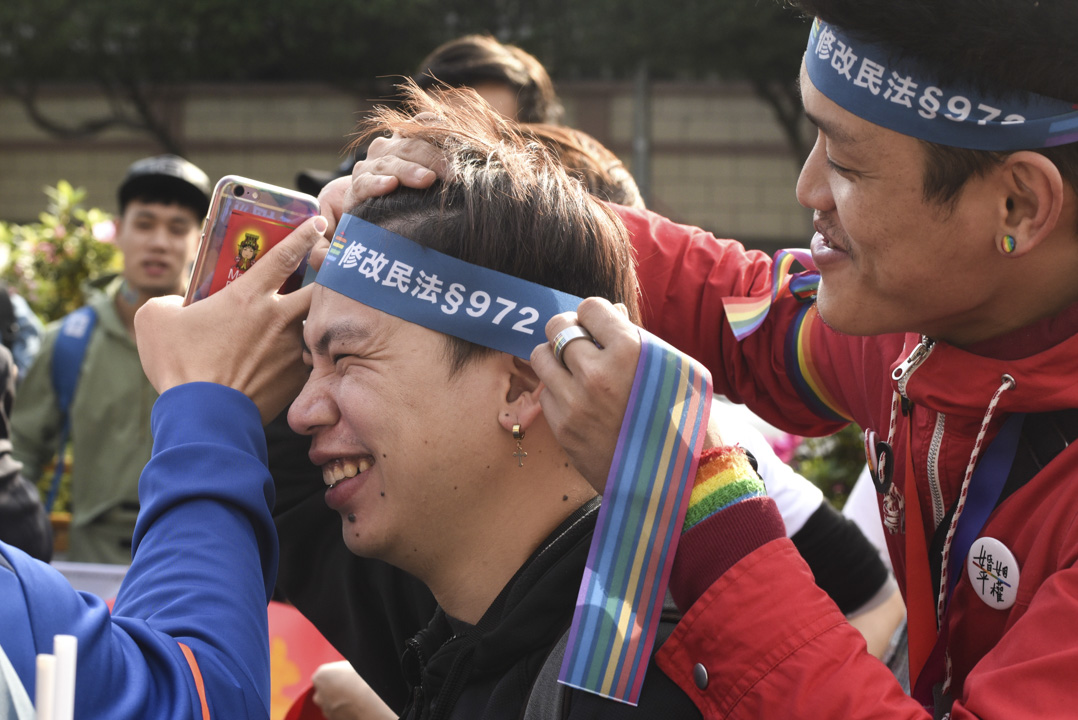 今天的同志婚姻憲法辯論,引發各界關注,有撐同志團體到場支持。