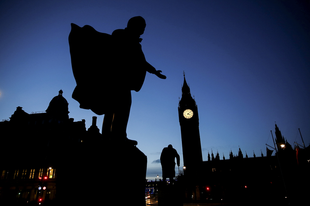 英国国会大选,首相特雷莎·梅领导的执政保守党保住国会下议院最大党地位,但未能取得过半数议席,出现悬峙国会局面。
