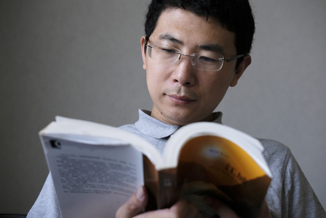 周昶帆一直爱看书,把看书视作对自己的投资,现在他仍保持每周一本书的频率进行阅读,并反思自己的读书习惯和经验教训,也经常在豆瓣、知乎上面分享见解。