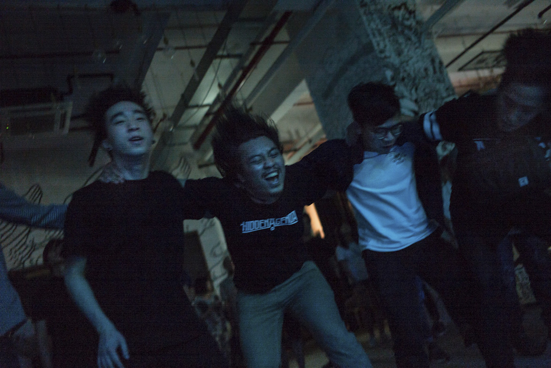 2017年5月21日,在香港仅有的独立音乐展演场地Hidden Agenda,观众正在沉醉在音乐之中。早前,有关场地受到政府当局的严厉打压。