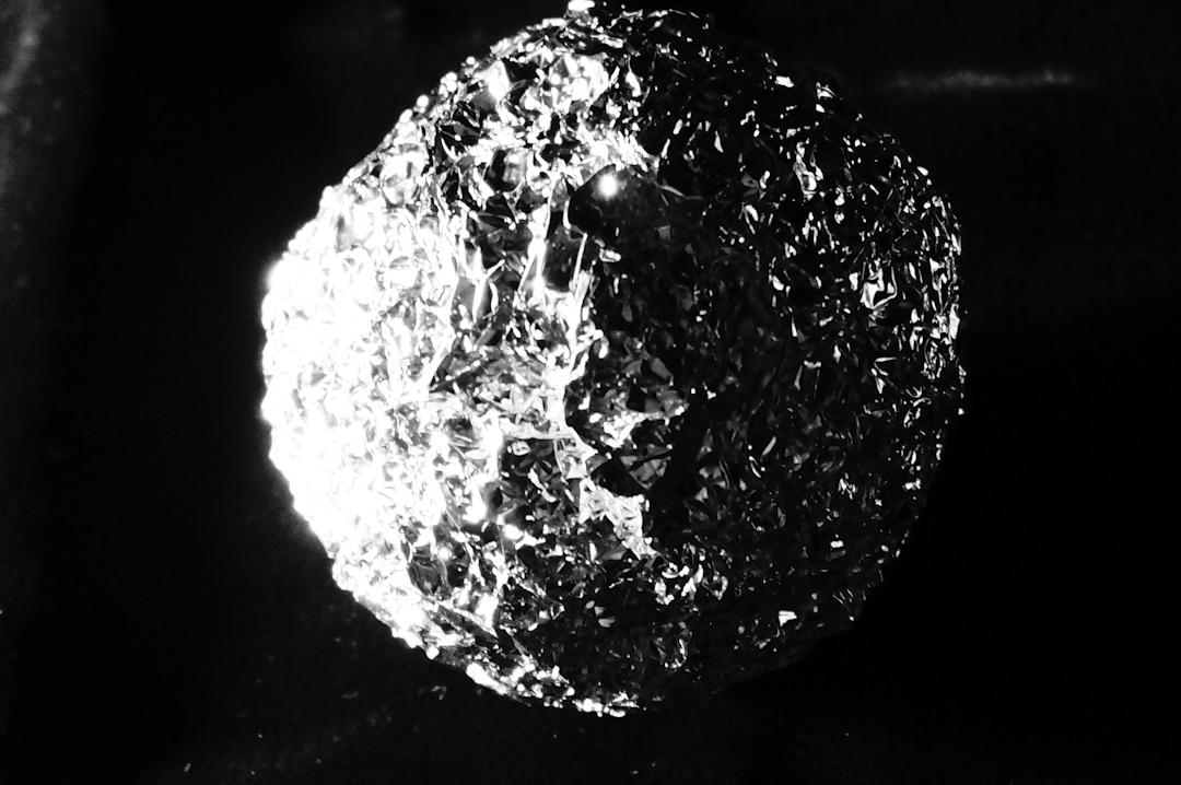 「孤獨星球」系列。