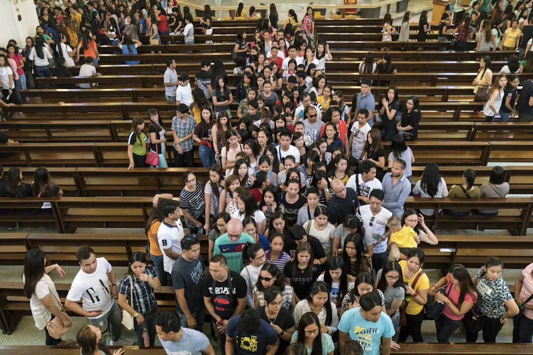 北大堂的英語彌撒的服務。起初,每週日約有700人的群聚;到現在,每週日必須舉辦兩梯次英語彌撒,往往在第一梯次,教堂就會爆滿,一滿座就有2000人。