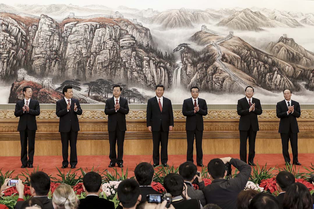 2012年11月15日,中國共產黨第十八次全國代表大會結束,七名新一屆中央政治局常委見記者。