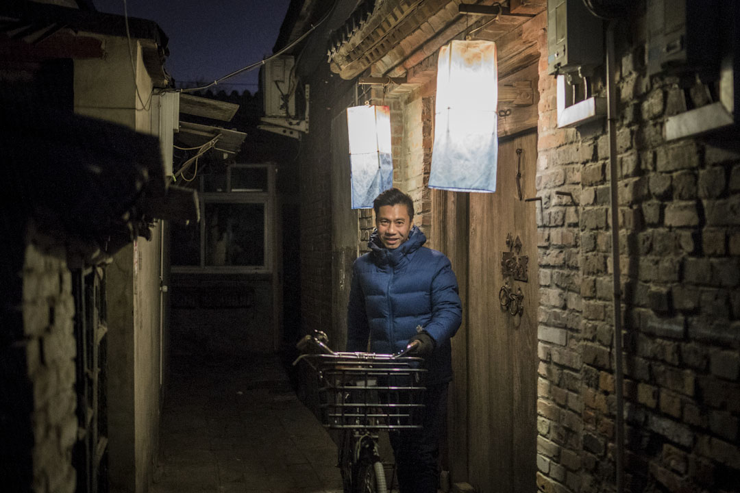 近来景泰心里萌生退意,可过往多年所建立的一切,是否真的可以放下,他心里也没底,有时候他特别怀念那一个尚未经历奥运,也尚未火红起来的南锣鼓巷。