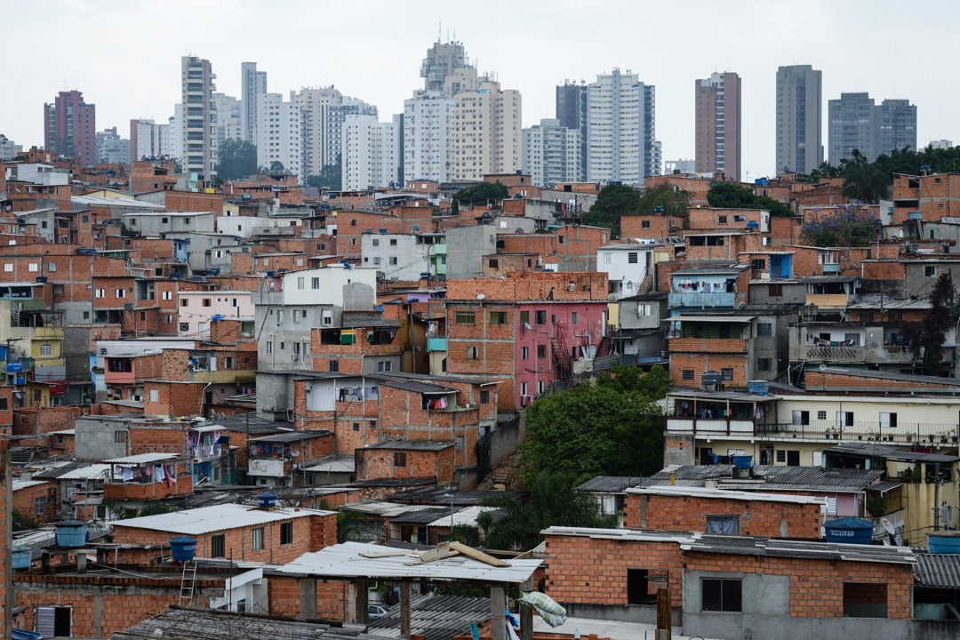 巴西城市圣保罗其中一个最大的贫民窟 Paraisopolis,Paraisopolis 的意思是“天堂城市”。