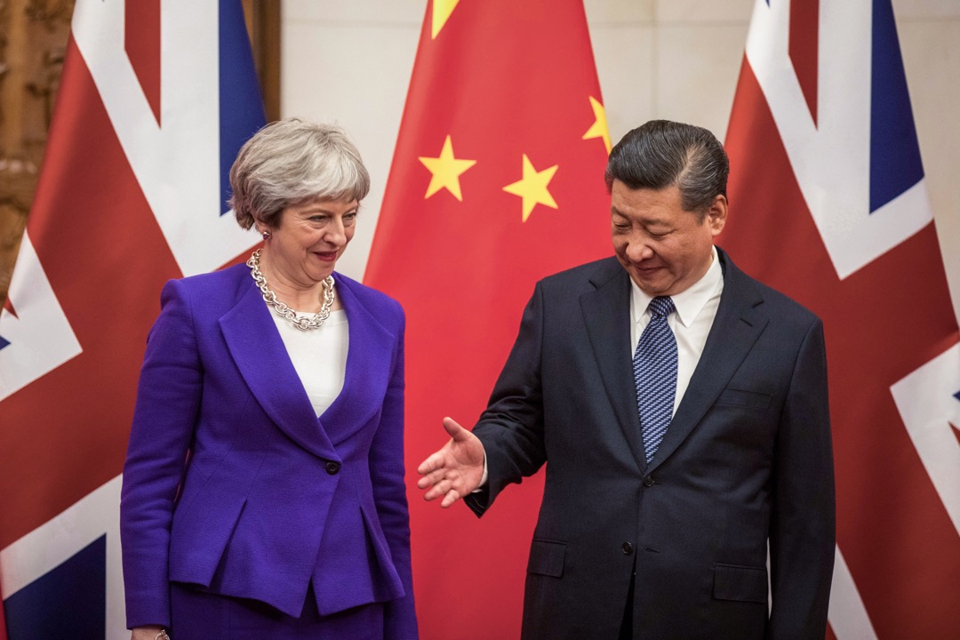 中方想拉上英方,共同为“一带一路”倡议背书的倾向十分明显。不过英方显然在这件事上拒绝跟随北京的舞步。这让中方从去年圣诞节就开始的对特雷莎·梅的游说工作宣告失败,英国政府对于以书面形式为“一带一路”背书并无兴趣。