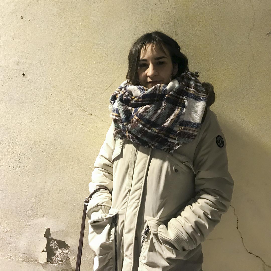 露易莎（Luisa De Quattro）今年19歲，來自工薪家庭，在學開車，即將高中畢業，未來希望去德國柏林留學。