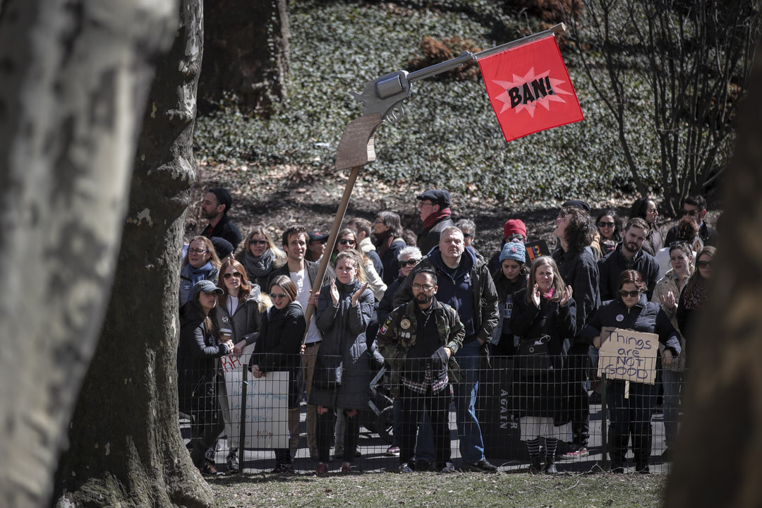 2018年3月24日,「為我們生命遊行」(March For Our Lives)遊行,示威者聚集在美國紐約中央公園聆聽講者發言。