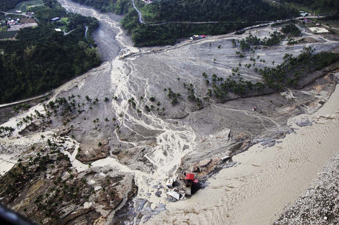 2009年發生莫拉克颱風,風災主要傷亡發生在高雄,屏東養殖產業受重創,高達94%以上魚塭受損、種魚流失,石斑產業損失估計高達7.2億。