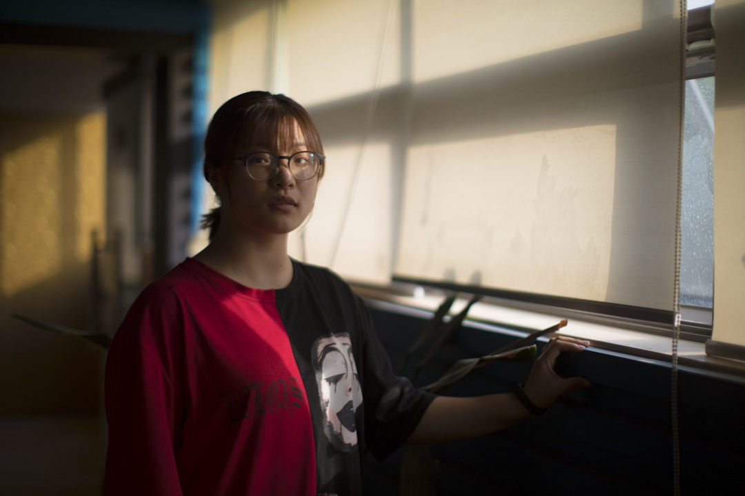 21歲的數據標註員林雪,每個月能賺到4、5000元,並熟練掌握了多種數據標註。她不再像剛入職時那樣,每天都感到非常累,「已經習慣了。」但她心裏總是繃著一根筋,「只有工作結束,走出工廠的那一瞬間,我才感到真正的放鬆。」