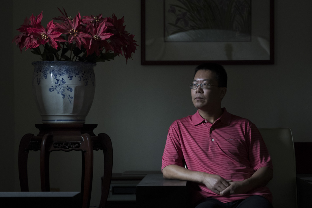 流亡以来,滕彪走访停留多个地方,倡议民主运动。今年初访问台湾,宿在双北市蛋黄区边缘的一处铁皮民房的友人家。