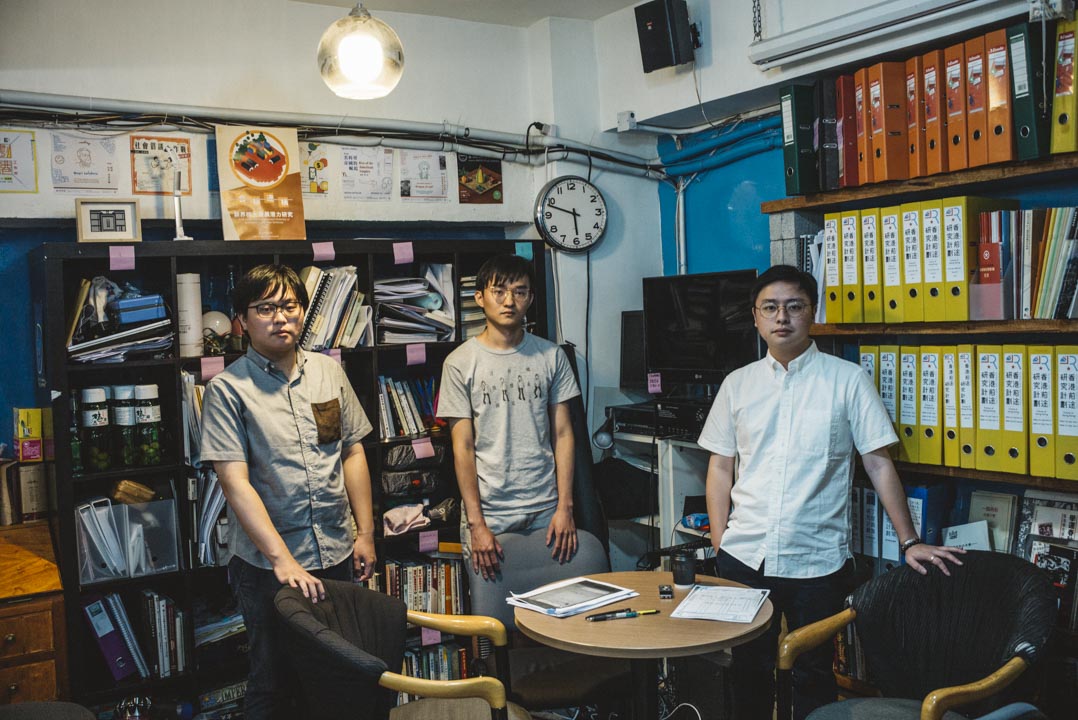 郭熙堯、彭嘉林、姚躍華三人是「香港前途研究計劃」的年輕成員,涉獵從英國挖掘回來的六四檔案。