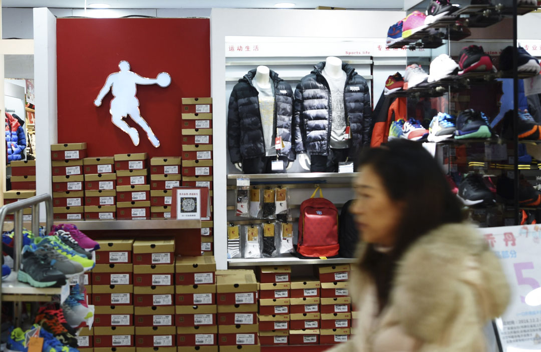 NBA退役球星米高佐敦(Michael Jordan)就控告内地运动品牌“乔丹体育”涉嫌侵犯其姓名权案,于2016年在最高人民法院上诉得直。图为杭州的乔丹专卖店。