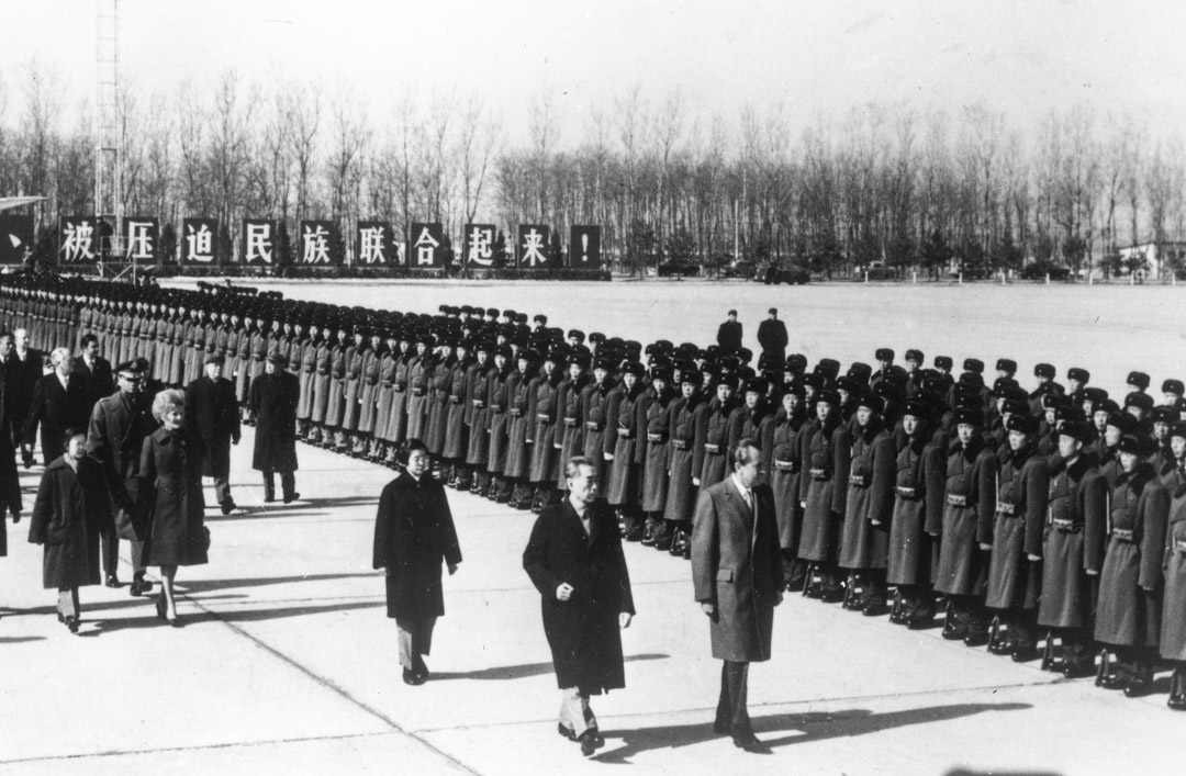1972年,尼克森訪華,日本與中華人民共和國建交、與中華民國政府斷交;中共中央批判林彪集團。與此同時,文革風風火火進入第7個年頭。