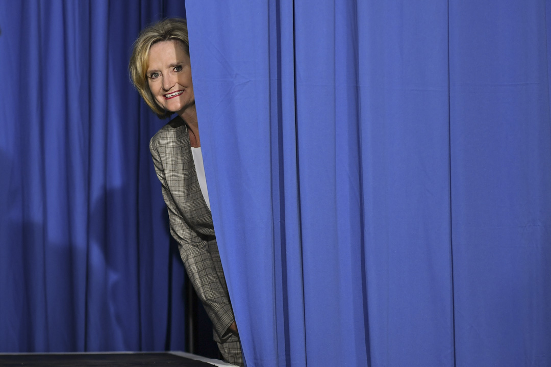 密西西比史上第一位女性參議員海德·史密斯(Cindy Hyde-Smith)必須擊退極右翼共和黨州參議員克里斯·丹尼爾(Chris Daniel)的挑戰,再與民主黨決一勝負。