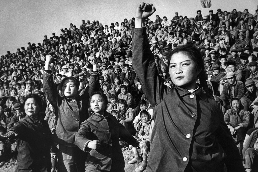 蔡玉萍同樣認為,到了中華人民共和國成立,中國共產黨更是有意淡化男女之間的差異,「共產黨在五四運動之後,開始強調給多點權利給女性,讓女性去參加公共空間等,有意淡化兩性差異。雖然很多家庭分工還是很傳統,但是在1949年到80年代中期,兩性差異還是淡化的。」