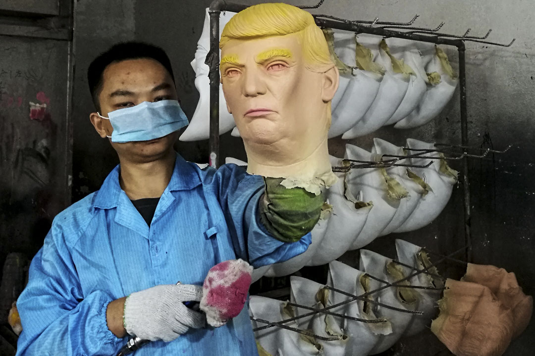 明克勝：只要中國的崛起是朝向更加民主、自由的方向發展，大部分美國人完全可以接受隨之改變的國際秩序。但美國政府認為，中國並沒有按照他們的設想向這個方向發展，而是儼然走向了反面，即強化威權體制。 