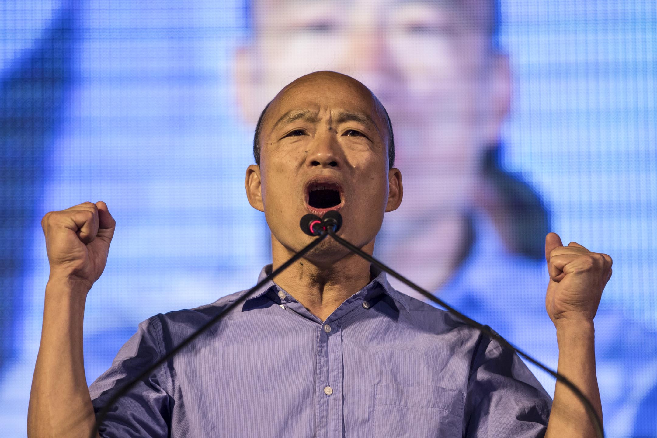 高雄市國民黨候選人韓國瑜,晚上宣布當選高雄市長,終結民進黨在高雄20年的執政。