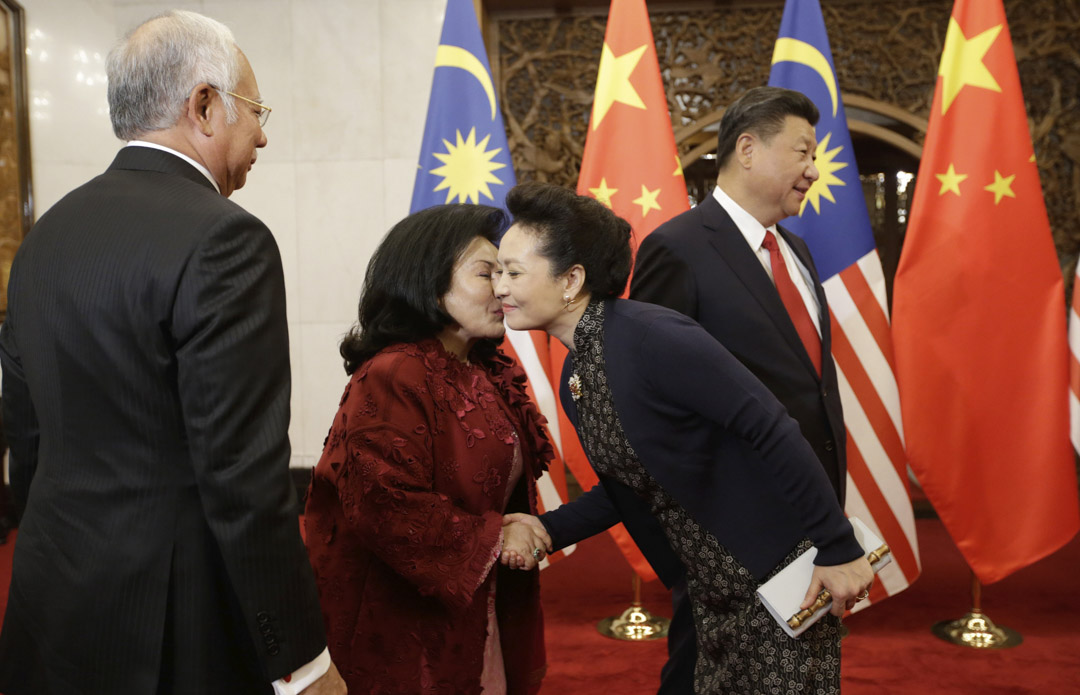 2016年10月,马来西亚时任首相纳吉访华期间与中国国家主席习近平达成的共建“一带一路”东海岸铁路项目。