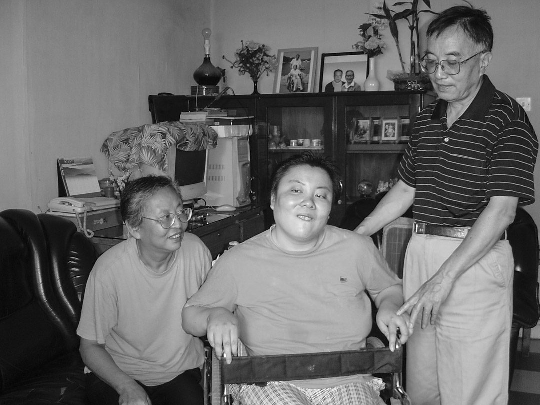 朱令與雙親。