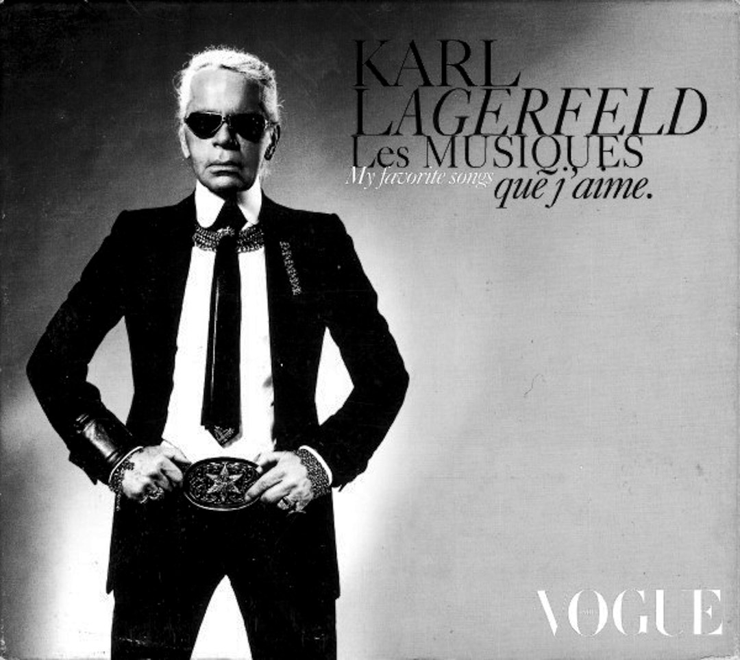 Karl Lagerfeld 親自上陣,為自己設計封面造型完成拍攝,黑白色調將個人鮮明的標誌展現的淋灕盡致。