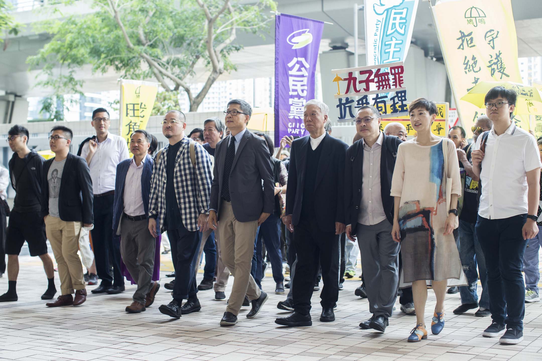 2019年4月10日,占中九子案判决,九名被告戴耀庭、陈健民、朱耀明、陈淑庄、邵家臻、张秀贤、钟耀华、黄浩铭和李永达到达法院。