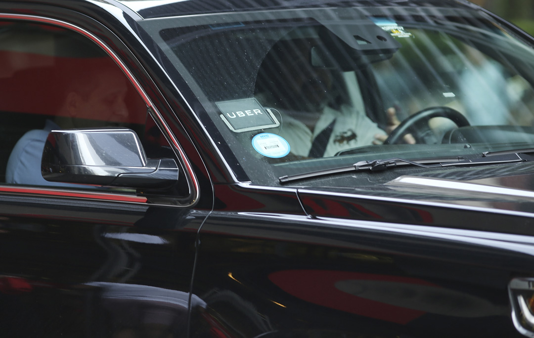 網路叫車服務Uber向來堅稱他們的司機並非受到Uber雇用，所以無須給予健保和退休金。