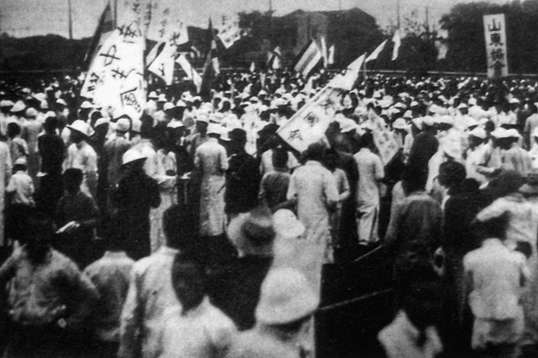 1919年5月7日，上海各界約2萬人在公共體育場舉行國民大會，聲援北京學生愛國運動。