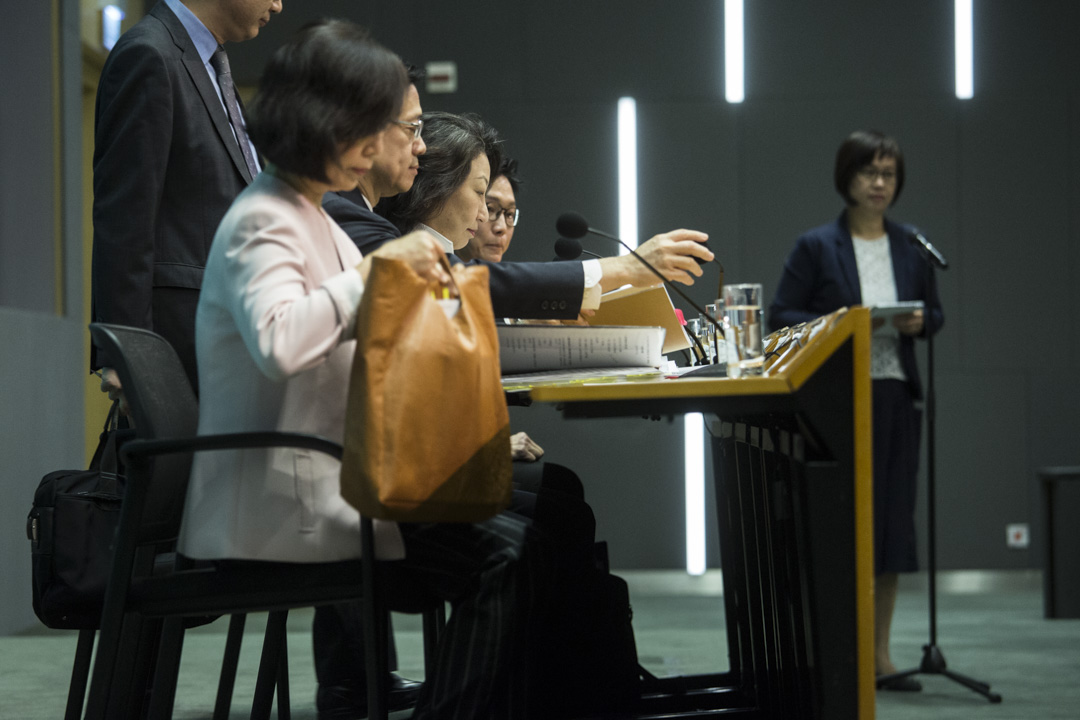 2019年5月7日,律政司司长郑若骅资深大律师、保安局局长李家超带领律政司及保安局代表就《2019年逃犯及刑事事宜相互法律协助法例(修订)条例草案》举行记者会。