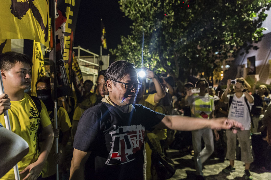 2015年6月4日,普羅政治學苑、熱血公民、本土民主前線、香港本土力量等本土派團體聯辦「遍地開花六四集會」,有參加者批評支聯會於維園的集會流於形式,多年來根本沒有實際行動,因此轉為支持尖沙咀的集會。