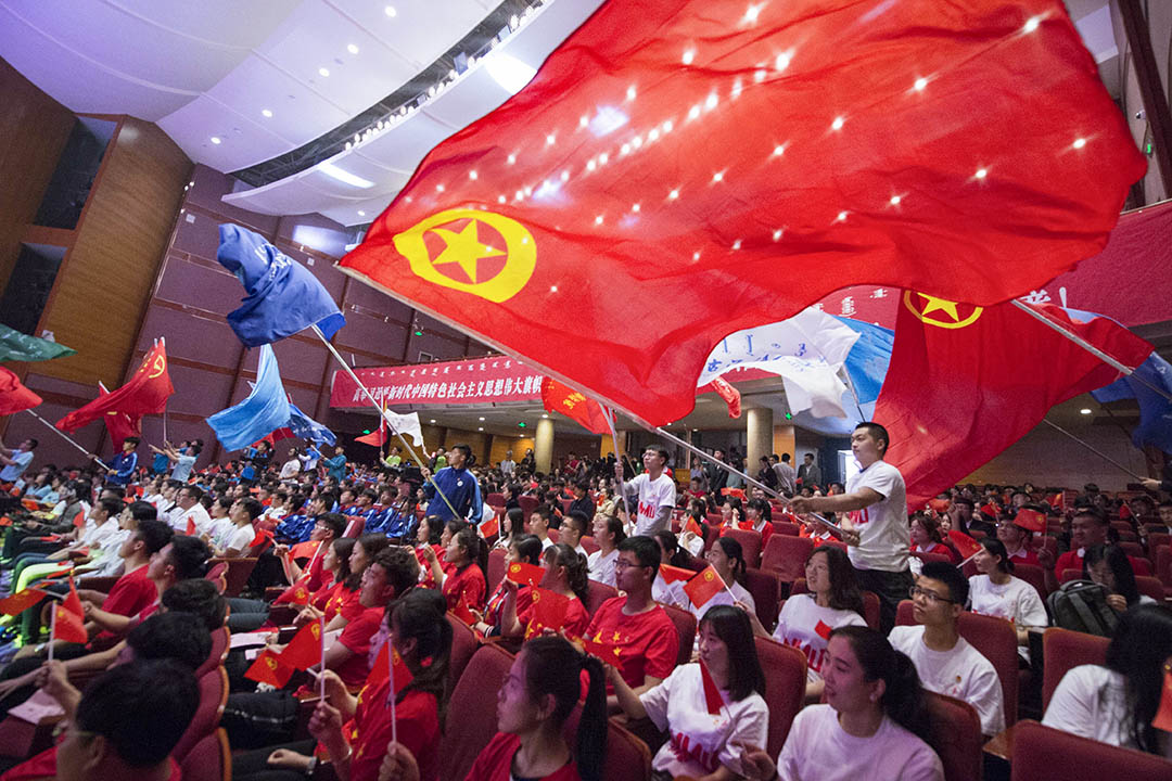 2019年4月22日，大學生在五四運動100週年活動中合唱歌曲《我和我的祖國》。