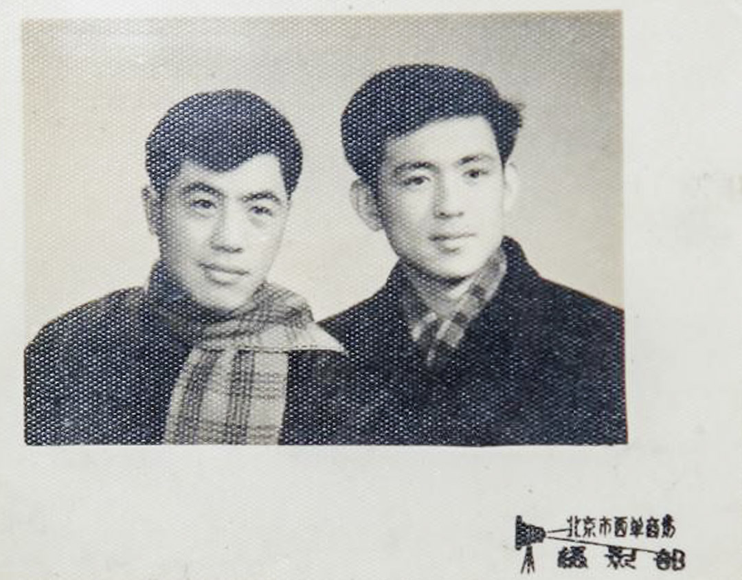 寧國風與初戀情人合影。