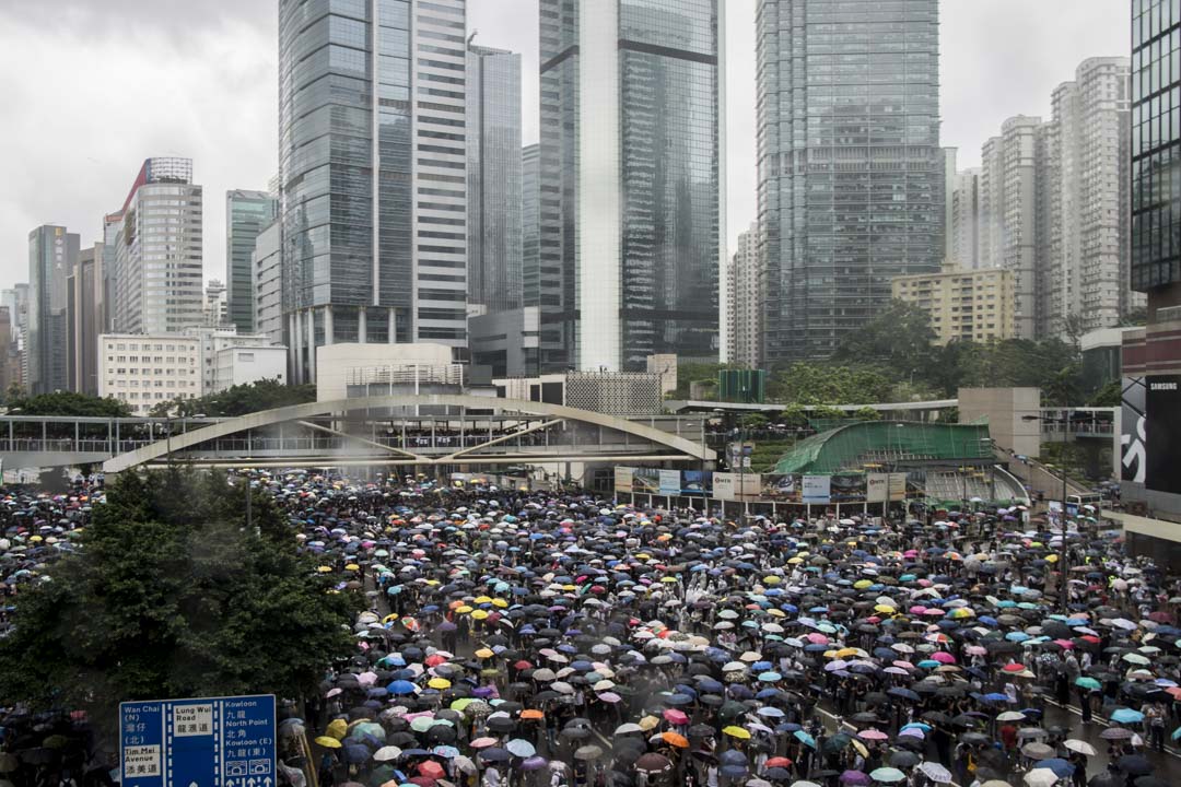 2019年6月12日,佔領金鐘期間下雨。