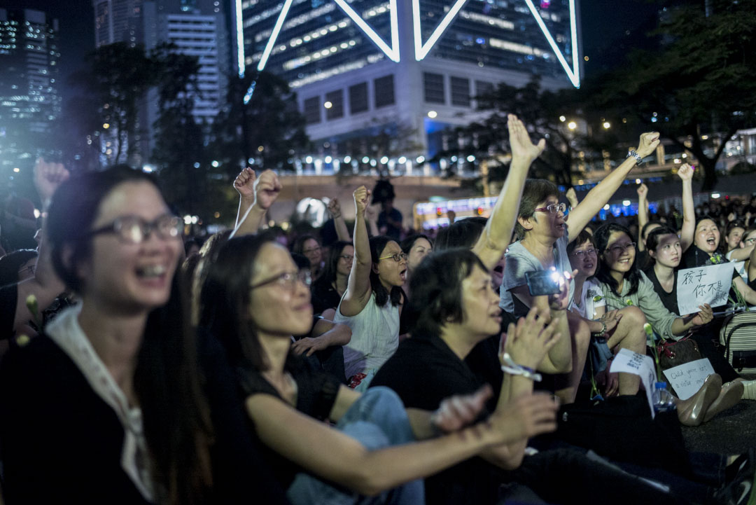 2019年6月14日,约六千名香港母亲身穿黑衣,于中环遮打花园举行“香港妈妈反送中集气大会”。
