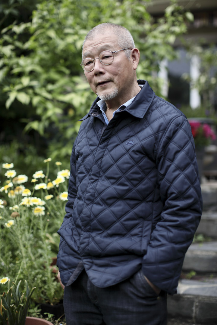 面對海外民運艱難的三十年,卻始終沒有被「屠宰」掉,正顯示其韌性之強。「至少我們血還是熱的,骨頭還是硬的。」萬潤南說。