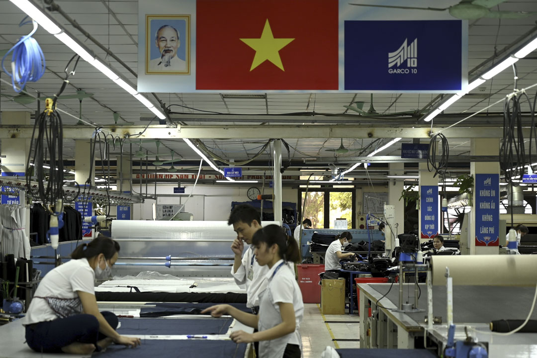 随着中国人工成本的继续上涨,不少工厂已将订单搬到东南亚的代工厂。