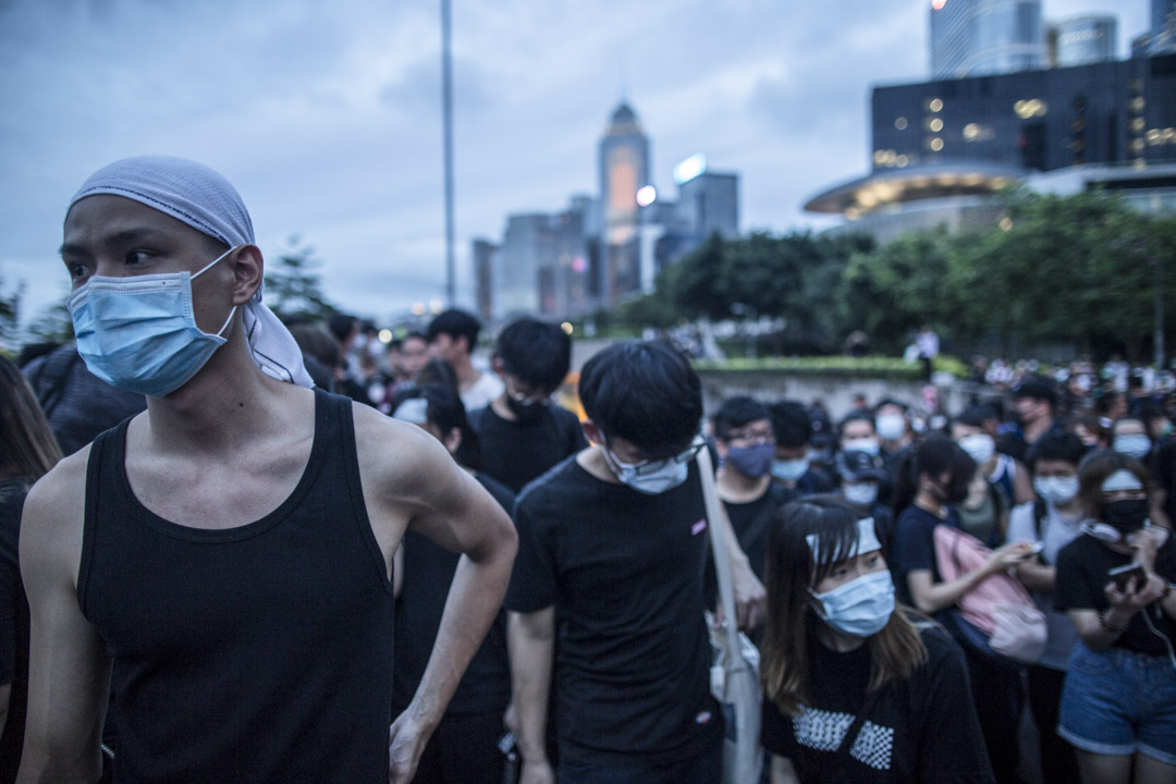 2019年6月17日,近千示威者游行到特首办,要求林郑月娥撤回《逃犯条例》修订草案,并收回将6月12日冲突事件定性为暴动。