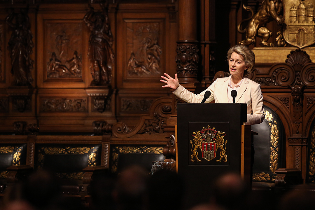 2017年1月6日,德國國防部長馮德萊恩(Ursula von der Leyen) 在'DER SPIEGEL'70週年的招待會期間講話。