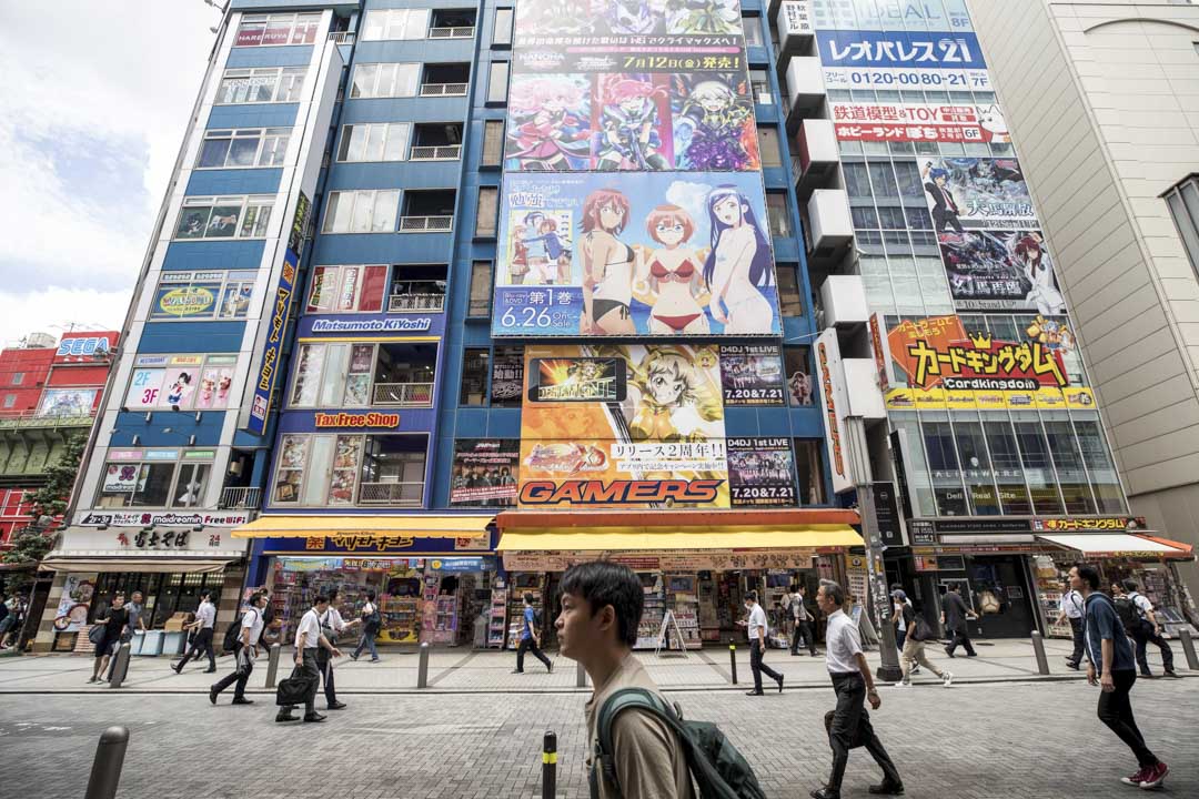 2019年7月19日,滿佈動漫宣傳品的東京秋葉原。