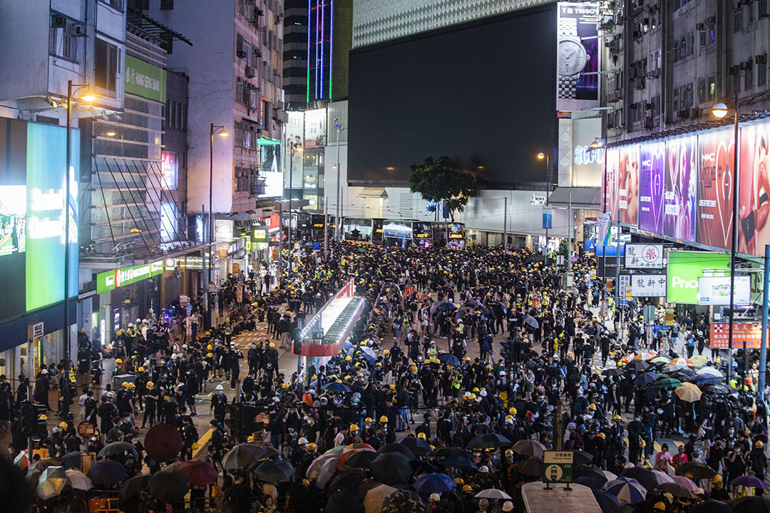 2019年8月4日,示威者在铜锣湾。